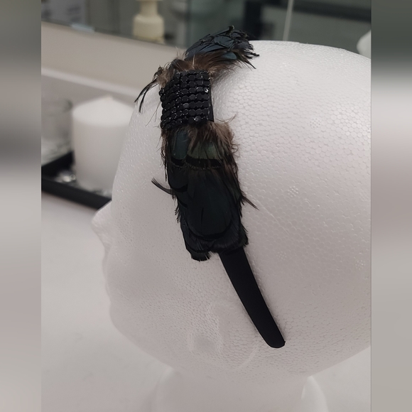 Asos black satin  headband with feathers Flapper Girl - Picture 6 of 8